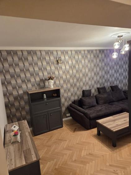 Apartament cu 3 camere decomandat în Rahova