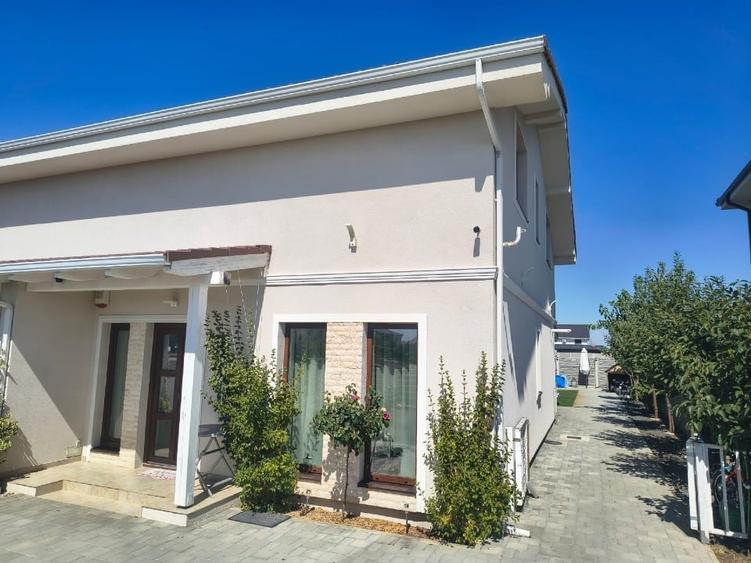 Duplex cu 4 camere cu Teren 330 Mp în Moșnița Nouă