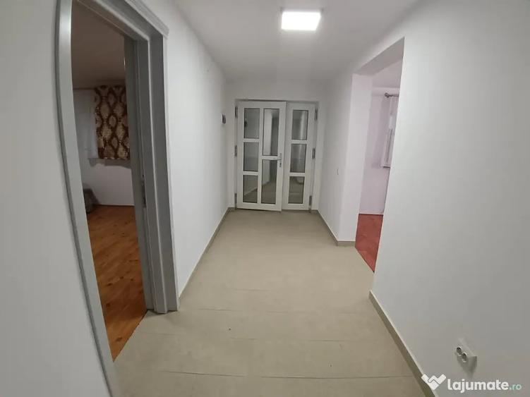 Casă cu 2 camere cu Teren 1290 Mp în Mitocu Dragomirnei