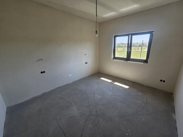 Casă individuală cu 4 camere cu Canalizare în Exterior Nord