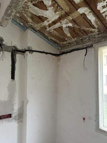 Apartament cu 3 camere decomandat în Sud