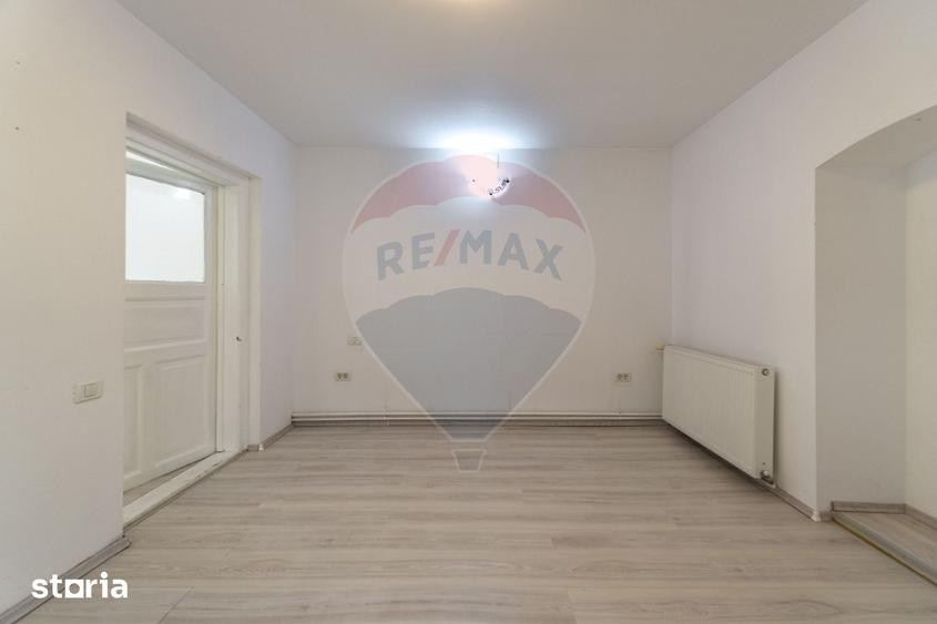 Apartament cu 2 camere semidecomandat în Centrul Istoric