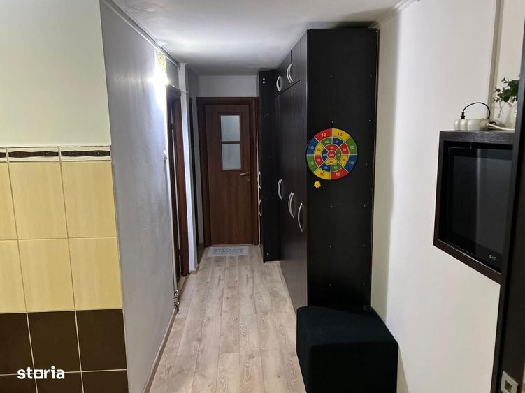 Apartament cu 3 camere, mobilat în Nicolina