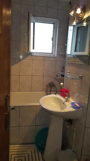 Apartament cu 3 camere decomandat în Giurgiului