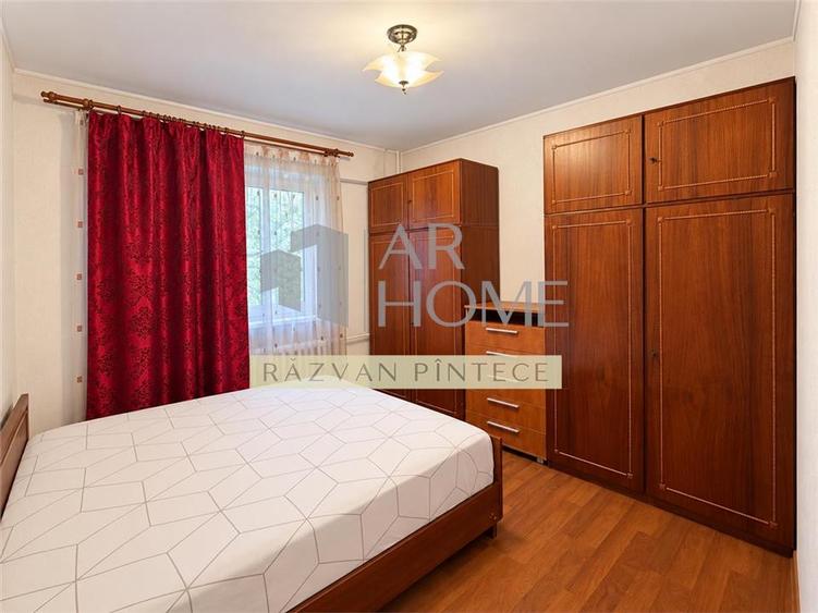 Apartament cu 4 camere decomandat, mobilat în Vest