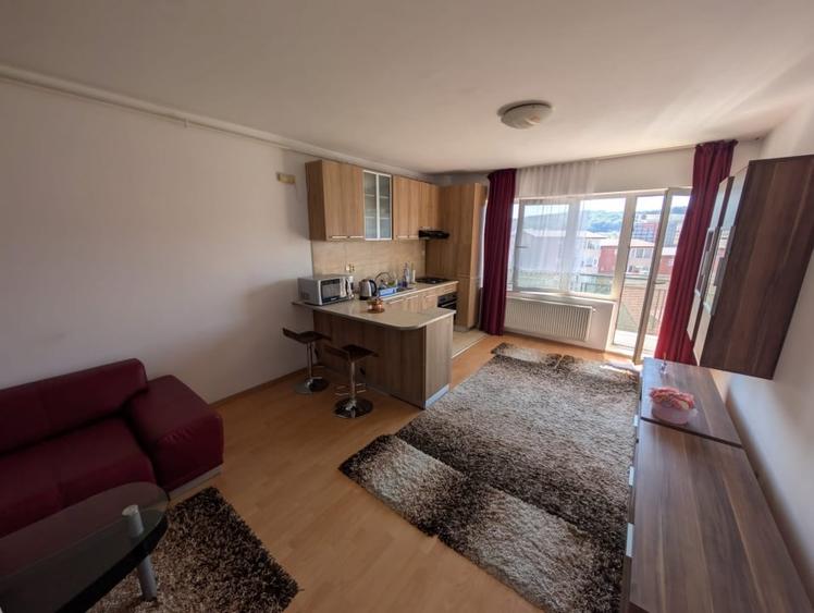 Apartament cu 2 camere semidecomandat, mobilat în Baciu