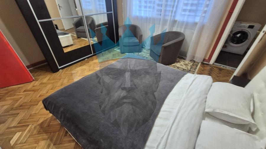 Apartament cu 3 camere circular, mobilat în Calea Victoriei