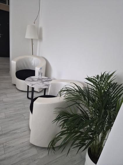 Apartament cu 3 camere decomandat în Școlilor