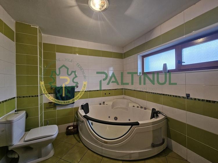 Casă individuală cu 9 camere cu Canalizare în Șelimbăr