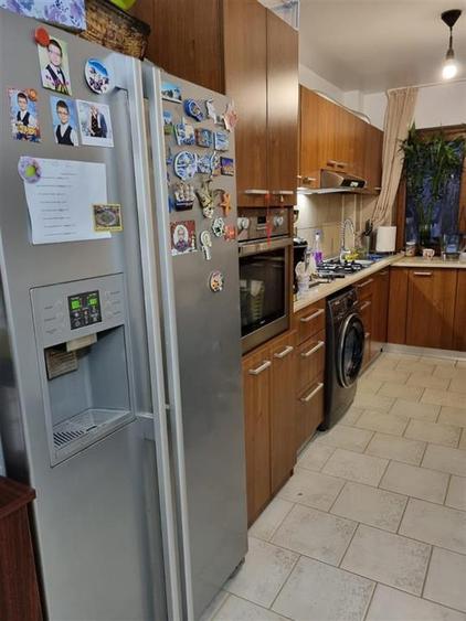 Apartament cu 3 camere decomandat, mobilat în Podu Roș
