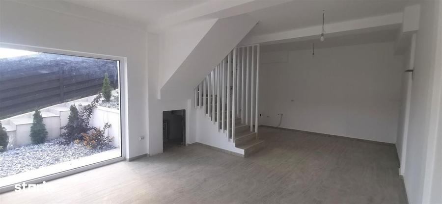 Casă cu 4 camere în Bucium
