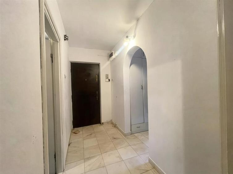 Apartament cu 3 camere decomandat în George Enescu