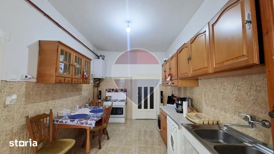 Casă cu 2 camere decomandat cu Teren 36 Mp în Central