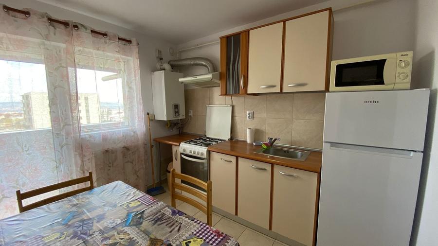 Apartament cu 2 camere semidecomandat în Calea Turzii