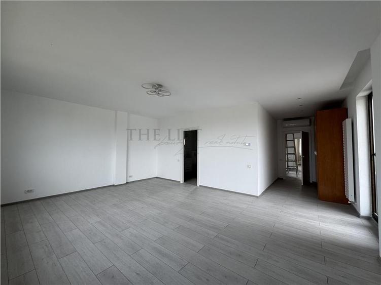 Casă individuală cu 8 camere cu Teren 1000 Mp în Pipera