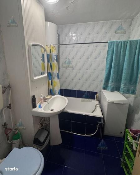 Apartament cu 3 camere în Uiești