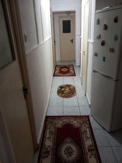 Apartament cu 3 camere decomandat în Dancu