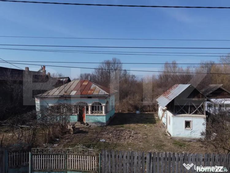 Casă cu 2 camere cu Teren 3800 Mp în Costești