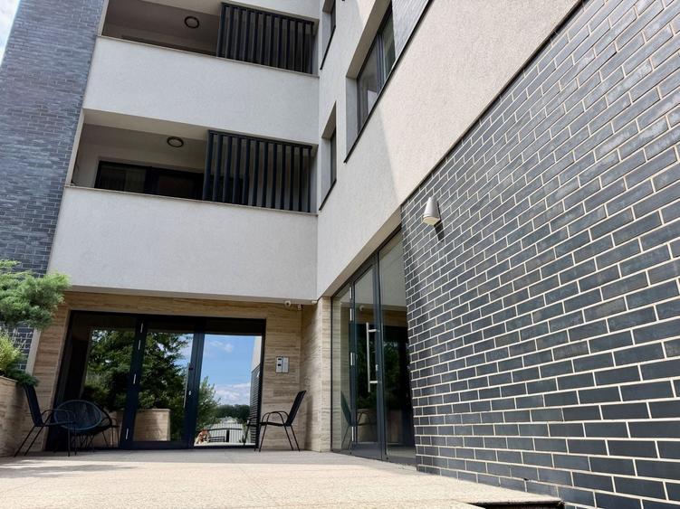 Apartament cu 3 camere în Iancu Nicolae