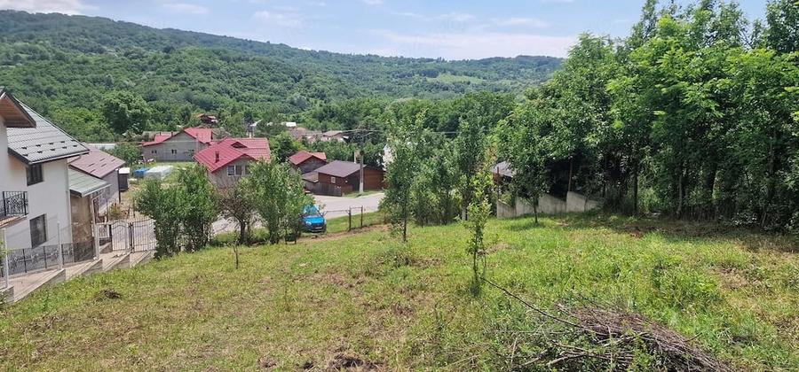 Teren de 3400 mp, în Central