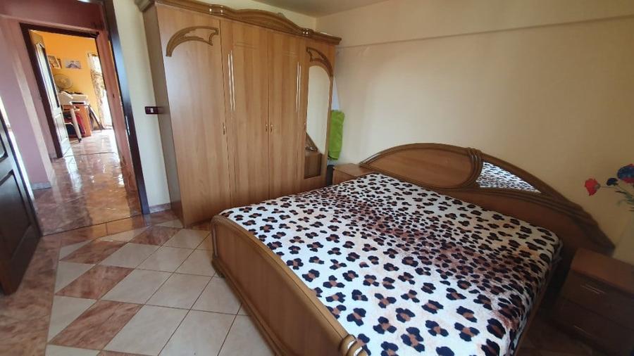 Apartament cu 4 camere semidecomandat în Aurel Vlaicu
