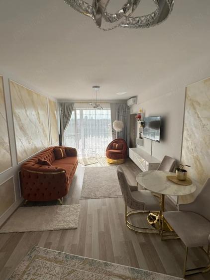 Apartament cu 3 camere nedecomandat în Lotus
