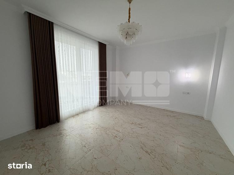 Apartament cu 3 camere semidecomandat în Central