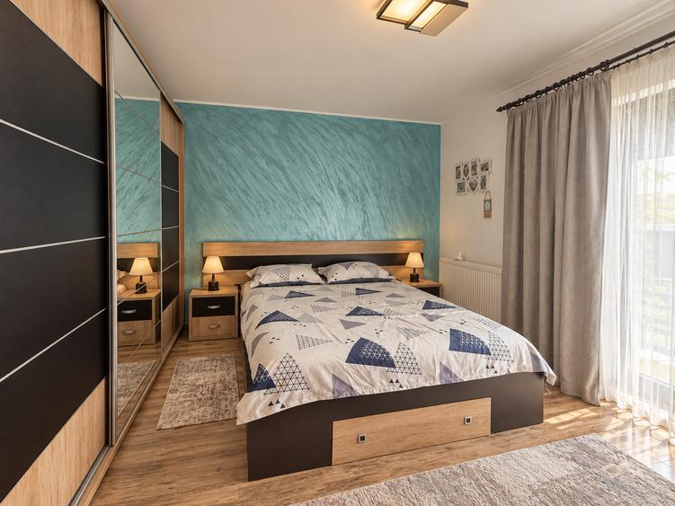 Duplex cu 3 camere cu Canalizare în Domnești