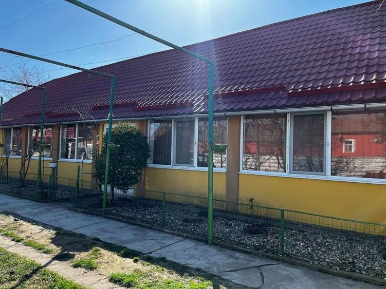 Casă cu 3 camere în Cenei
