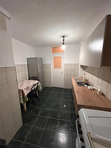 Apartament cu 3 camere decomandat în Mărăști