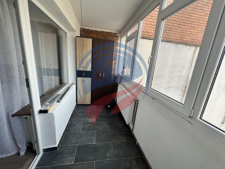 Apartament cu 3 camere decomandat în 1 Mai