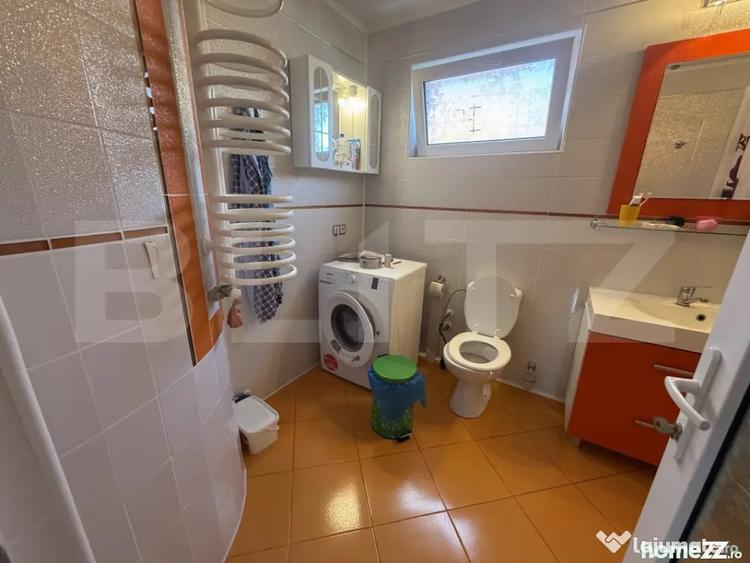 Casă cu 5 camere cu Teren 3837 Mp în Central