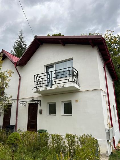 Duplex cu 3 camere cu Canalizare în Azuga