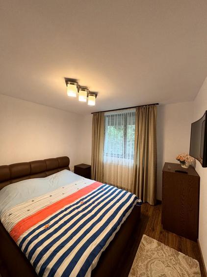 Casă individuală cu 7 camere cu Canalizare în Cheia