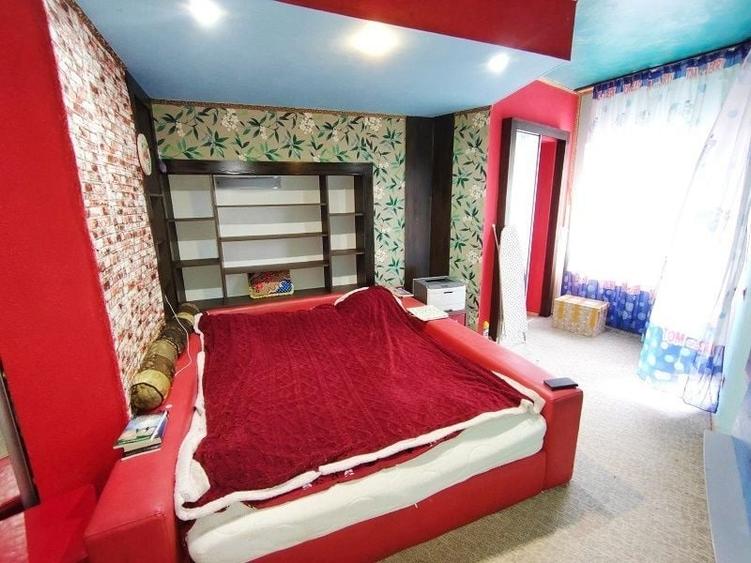 Apartament cu 3 camere semidecomandat, mobilat în Zorilor