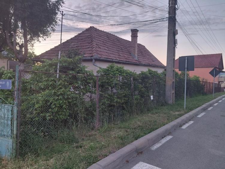 Casă cu 3 camere în Sângeorgiu de Mureș