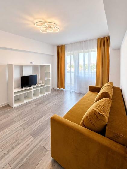 Apartament cu 3 camere semidecomandat în Gorjului