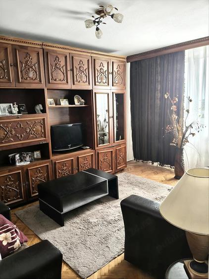 Apartament cu 2 camere decomandat în Metalurgiei