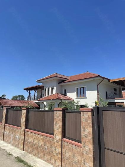 Casă cu Teren 2650 Mp în Sacoșu Turcesc