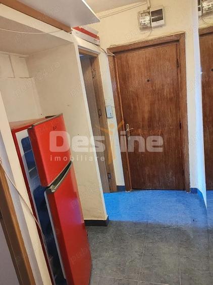 Apartament cu 2 camere semidecomandat, mobilat în Casa de Cultură