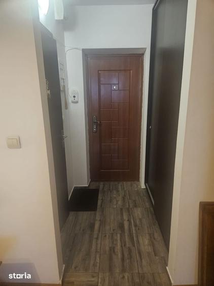 Garsonieră în Titan
