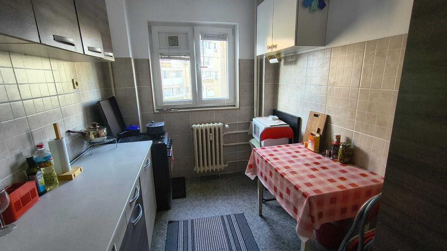 Proprietar ofer spre inchiriere apartament 2 camere decomandat, 55 mp, Calea Vitan Bobocica vis-a-vis Auchan, et. 6, ideal pentru doi studenti - 7