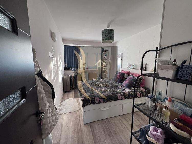 Apartament cu 3 camere semidecomandat în Ștefan cel Mare