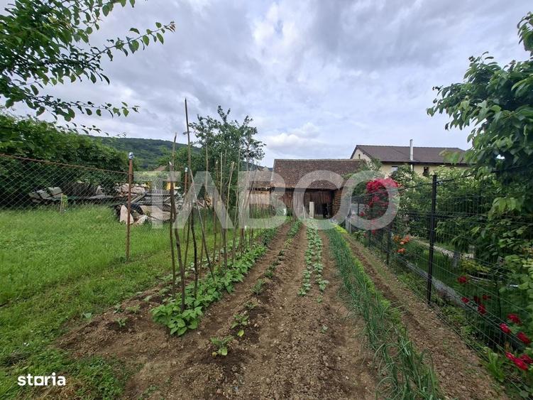 Casă cu 2 camere nedecomandat cu Teren 580 Mp în Axente Sever