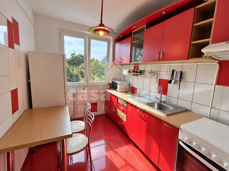 Apartament cu 3 camere decomandat în Central