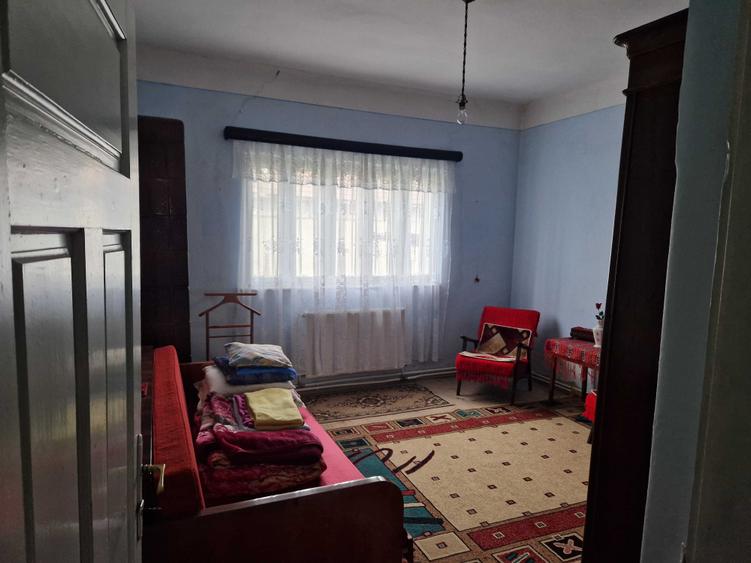 casa de vanzare in Pucioasa - 2