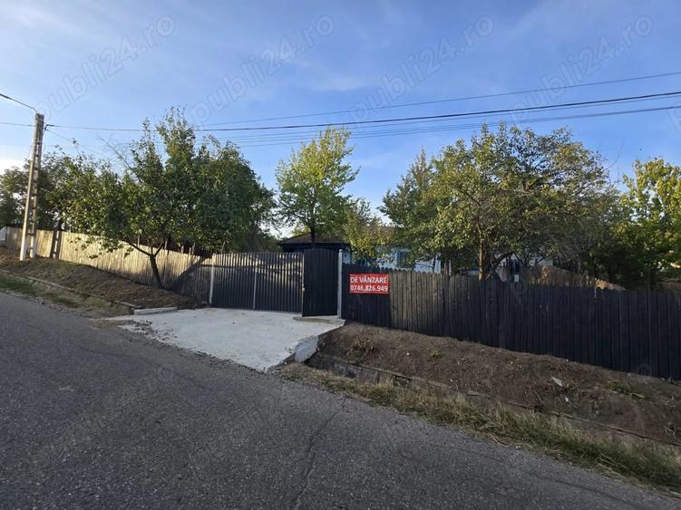 Casă cu 4 camere cu Teren 2400 Mp în Corbu