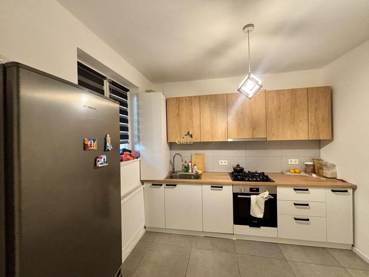 Apartament cu 2 camere semidecomandat, mobilat în Semicentral