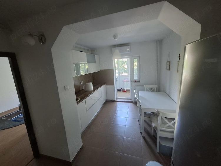 Apartament cu 2 camere decomandat în Apărătorii Patriei