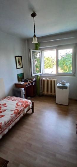 Apartament cu 3 camere decomandat în Șerban Vodă